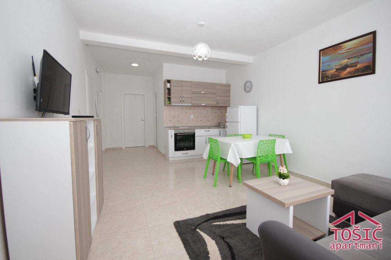 Apartment Tosic Bar