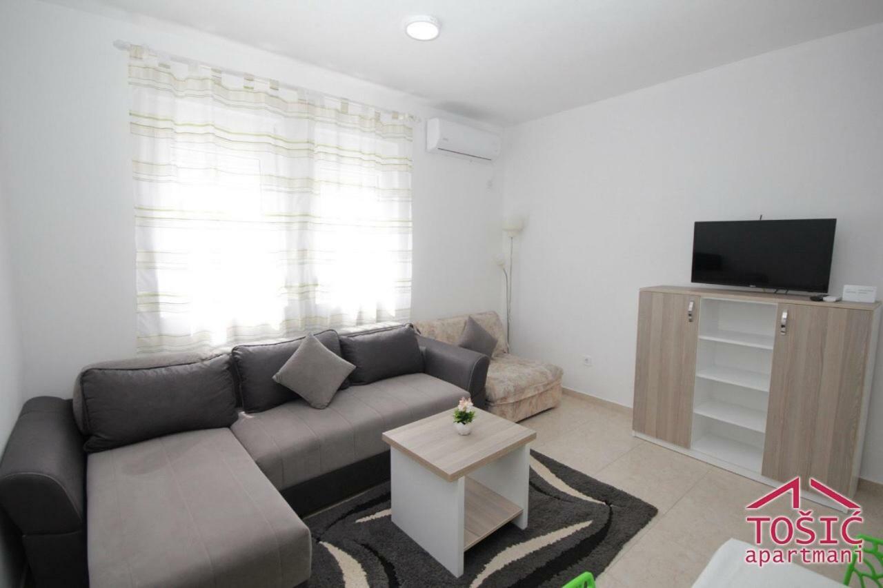 Apartment Tosic Bar