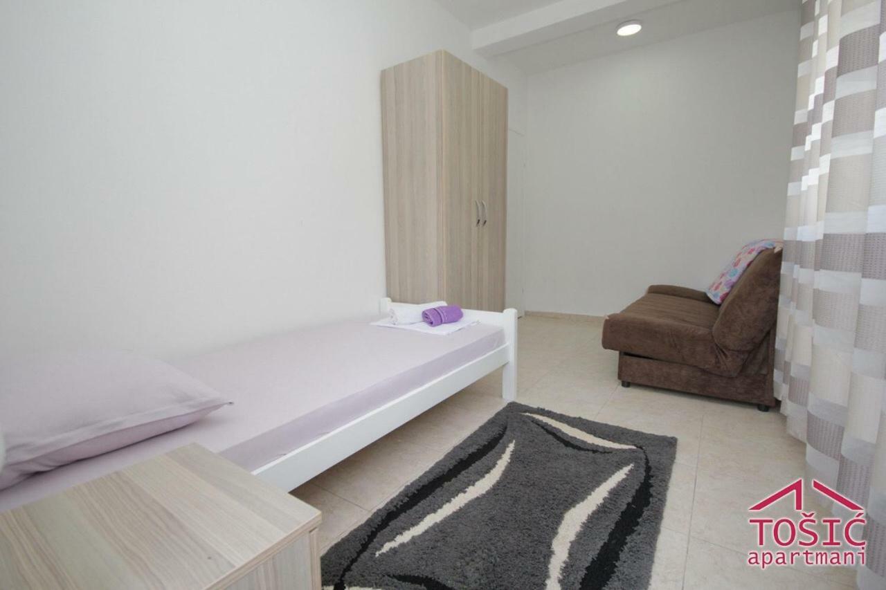 Tosic Apartment Bar